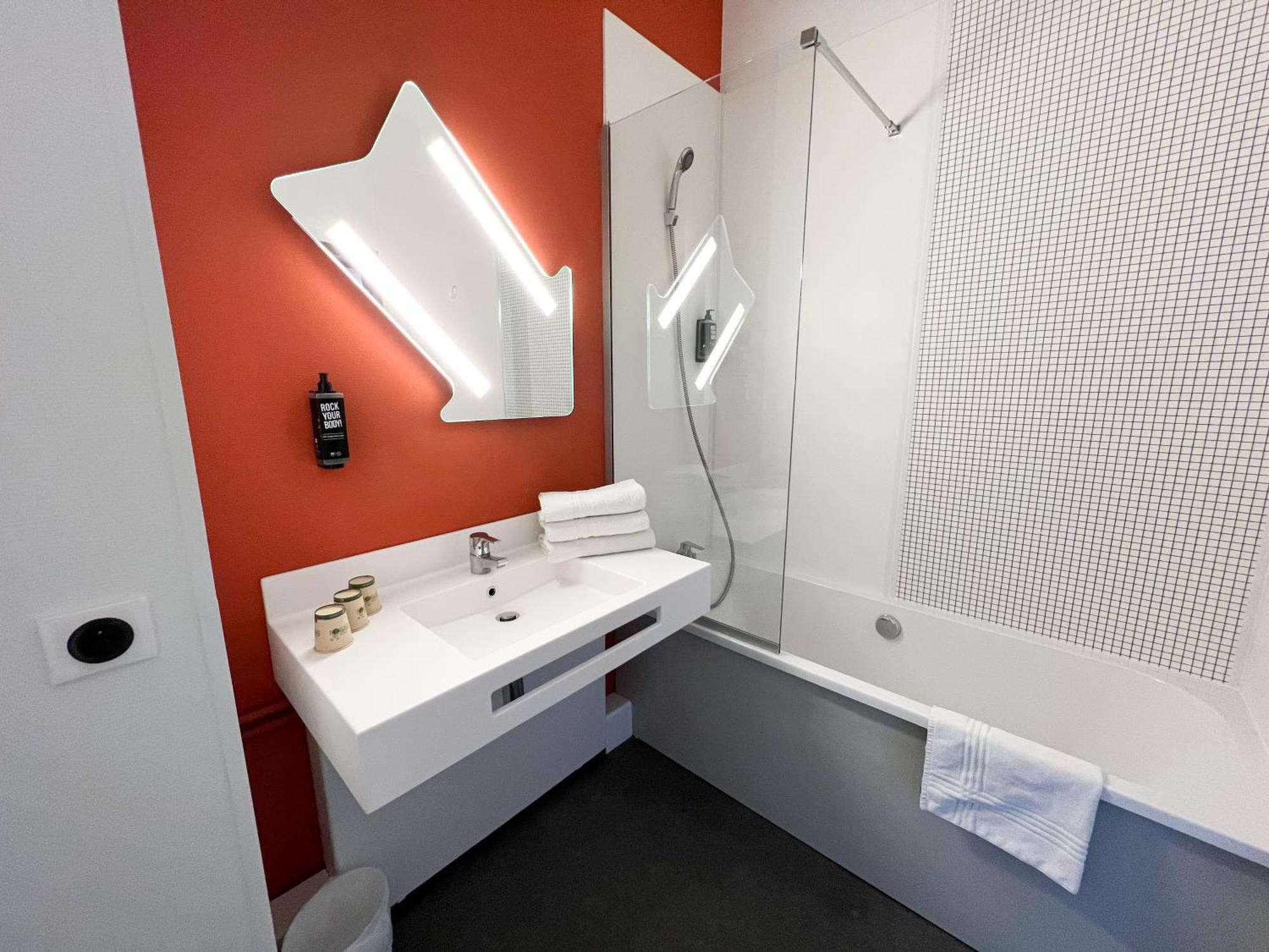 Ibis Budget Saint Christol Les Ales Ngoại thất bức ảnh