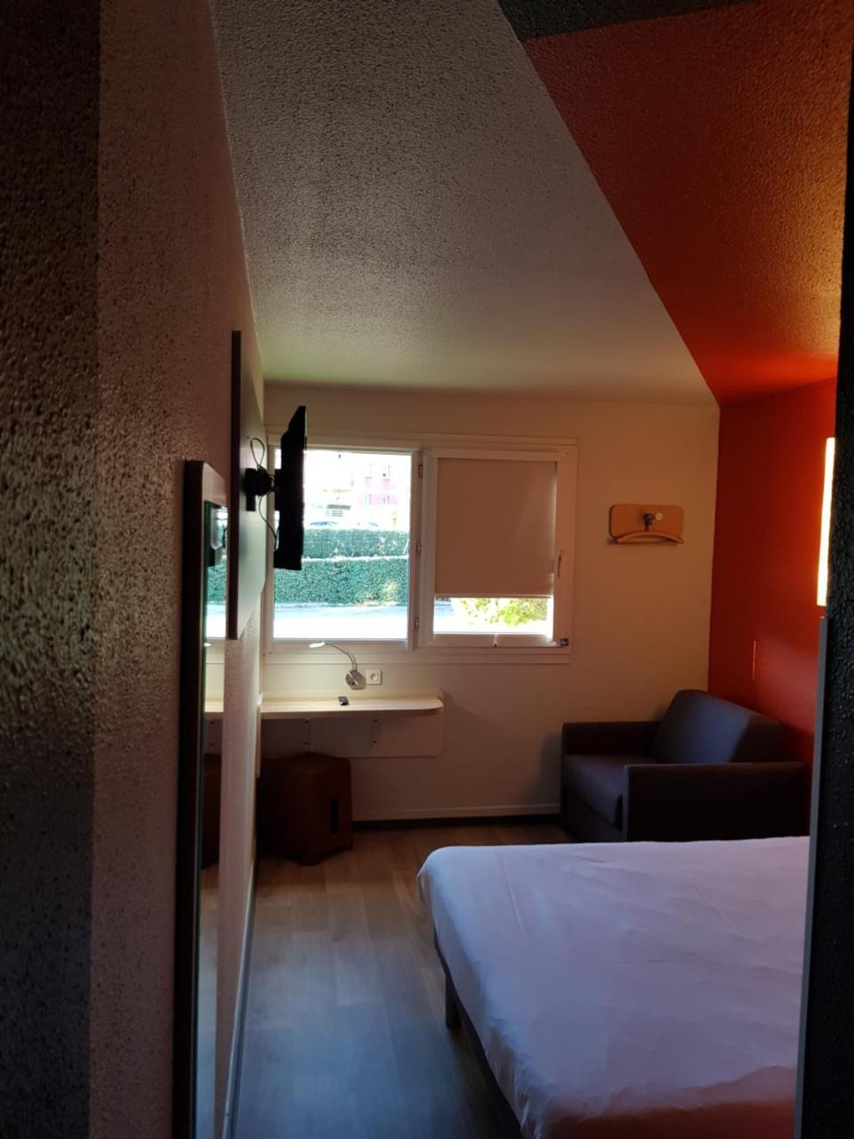 Ibis Budget Saint Christol Les Ales Ngoại thất bức ảnh